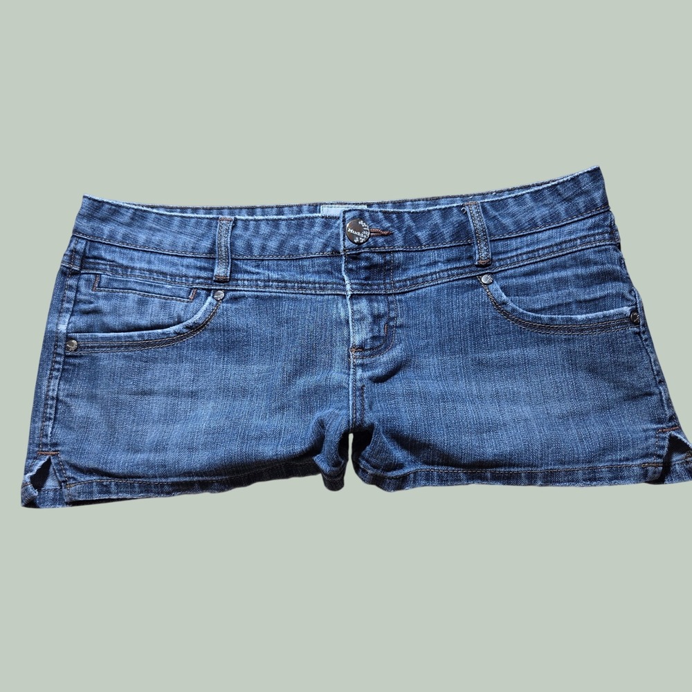 Mudd Y2K Denim Mini Shorts Low Rise Medium Wash Embroidered Flap Pockets Size 11